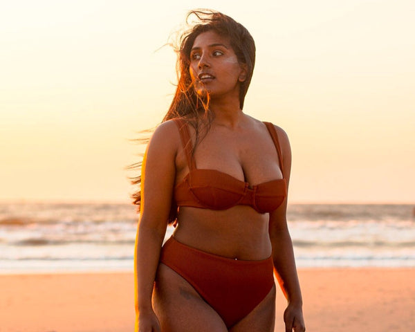 @jessicateeuwphotography wearing AYA